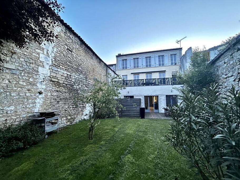 Le Republique - Logements Avec Jardin Situes En Plein Coeur De Ville Et Proche Des Thermes Rochefort  Dış mekan fotoğraf