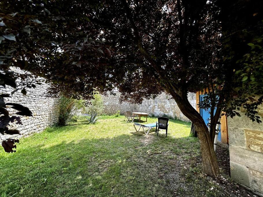 Le Republique - Logements Avec Jardin Situes En Plein Coeur De Ville Et Proche Des Thermes Rochefort  Dış mekan fotoğraf