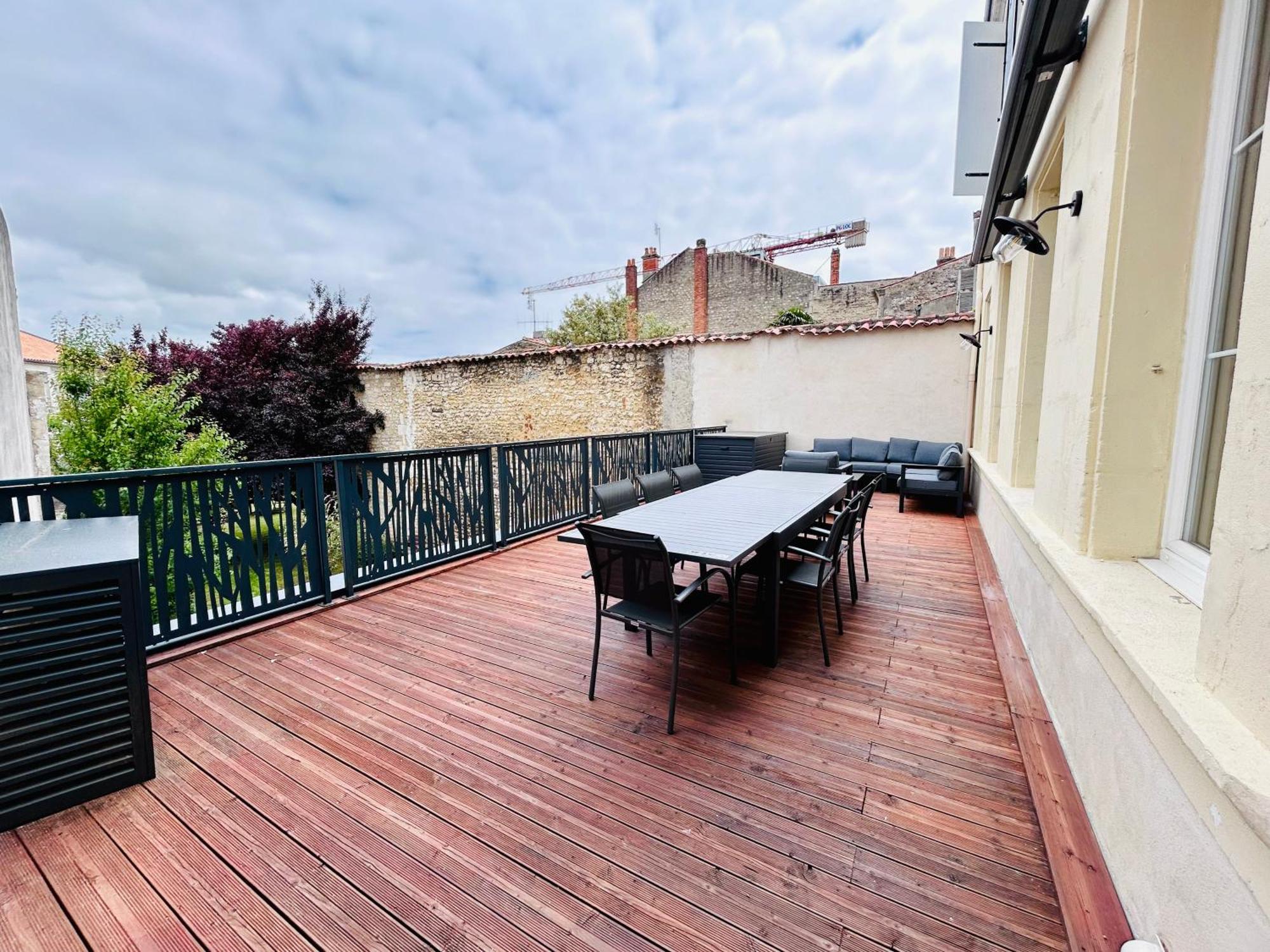 Le Republique - Logements Avec Jardin Situes En Plein Coeur De Ville Et Proche Des Thermes Rochefort  Dış mekan fotoğraf